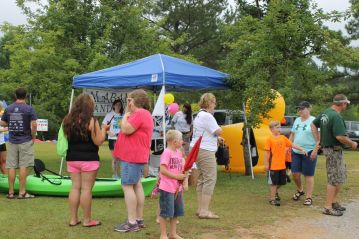 Crowd gathers for Duck Derby 2015